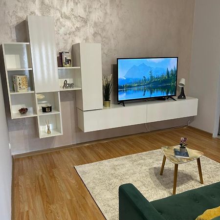 Luxury Studio Ploieşti Exterior foto